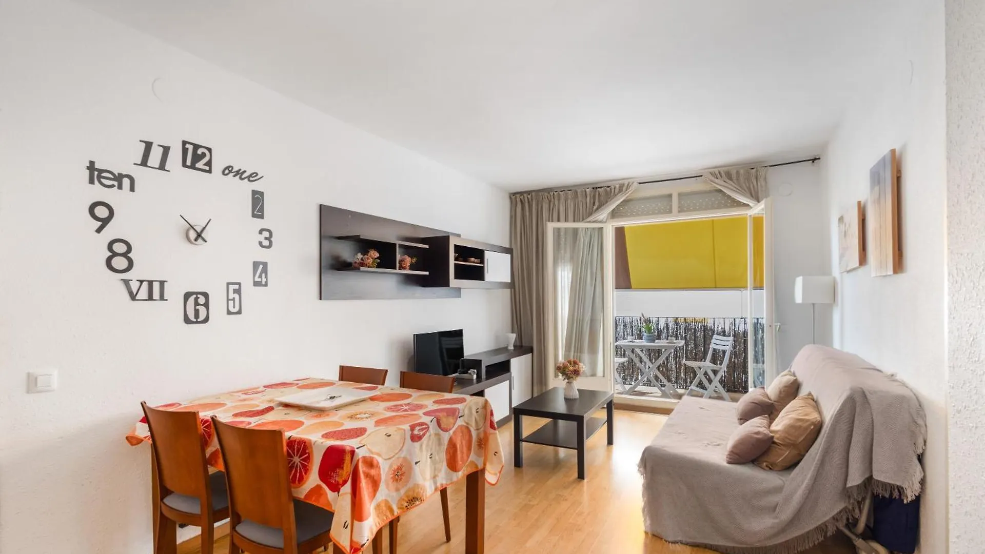 Oasis Apartment Sitges 0*,  Spain